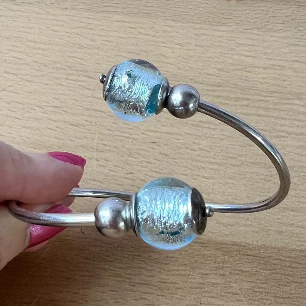 VINTAGE STERLING SILVER COIL WRAP CUFF BRACELET FROSTED AQUA BLUE MURANO GLASS - Picture 3 of 16